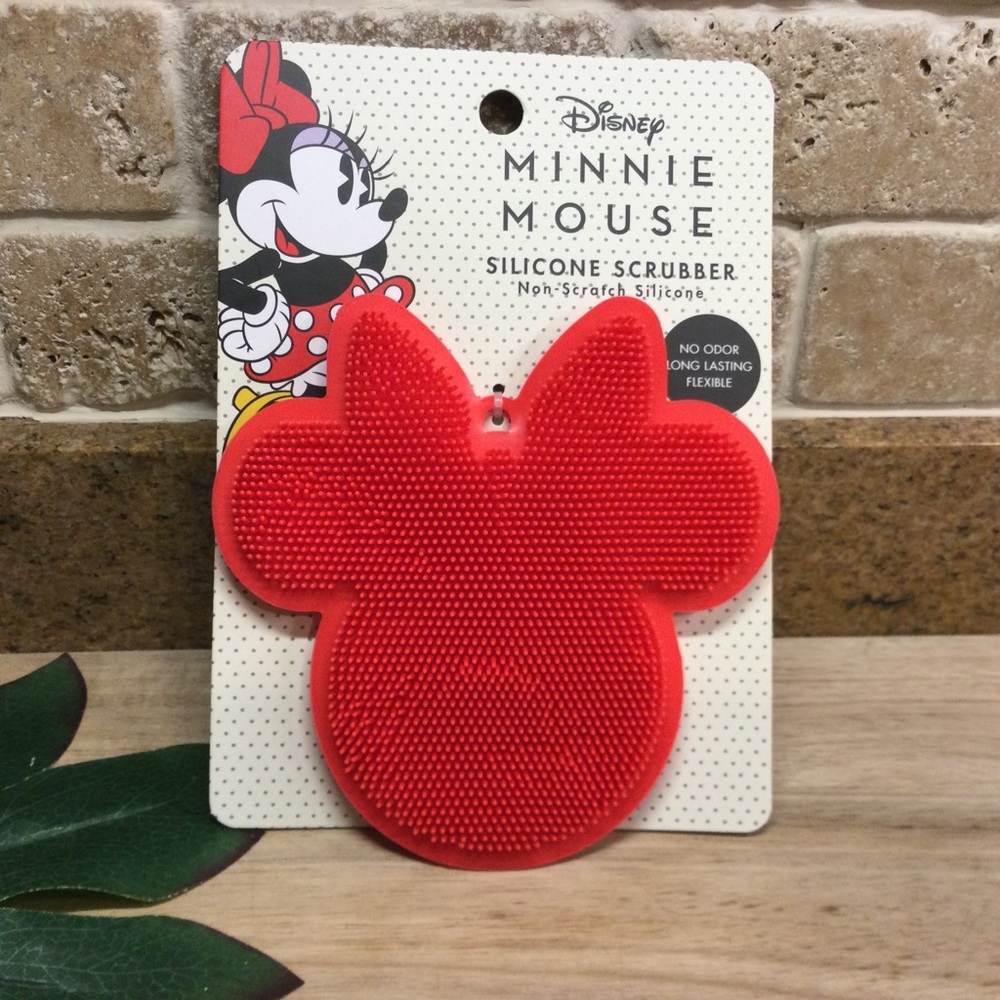 3/$30 - BNIP Minnie Mouse Silicone Scrubbers